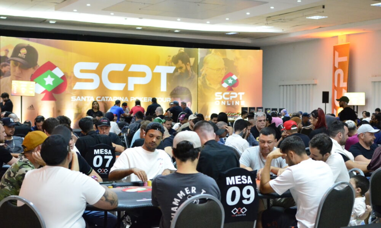 SCPT começa mais uma vez lotado com mais de uma centena de jogadores registrados no primeiro nível do Warm Up Free