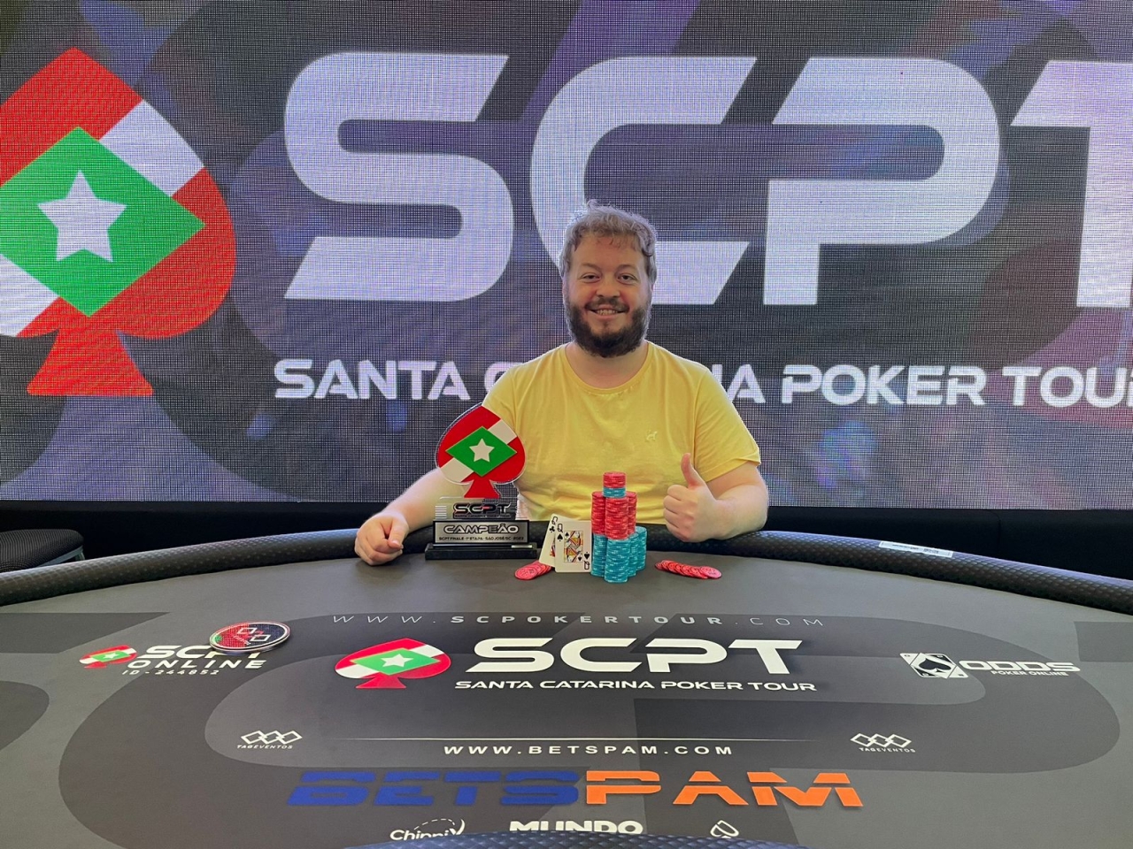 Eduardo “Batata” D’avila domina a mesa final e leva o troféu SCPT Finale  Do Santa Catarina Poker Tour